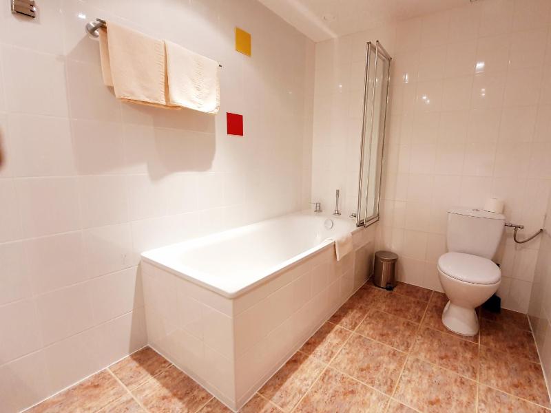 Deluxe Room image 4