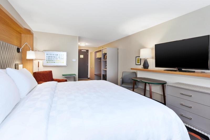 King Room - Non-Smoking image 2