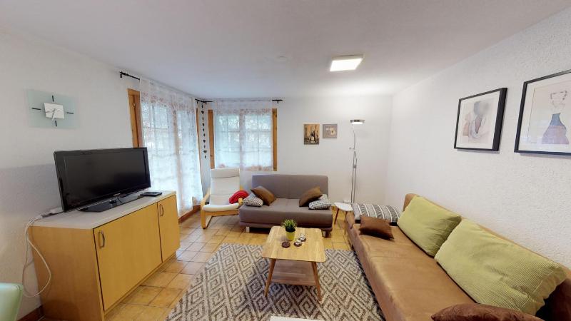 One-Bedroom Apartment image 2