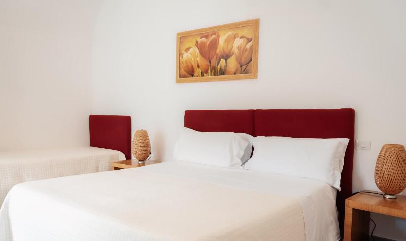 Economy Triple Room - Separate Building image 1