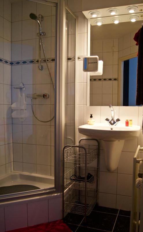 Double Room with Private Bathroom image 3