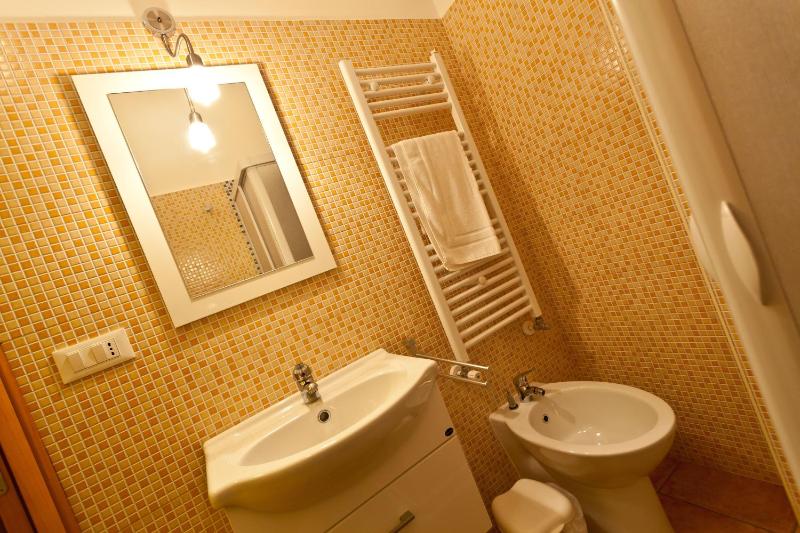 Double Room image 2