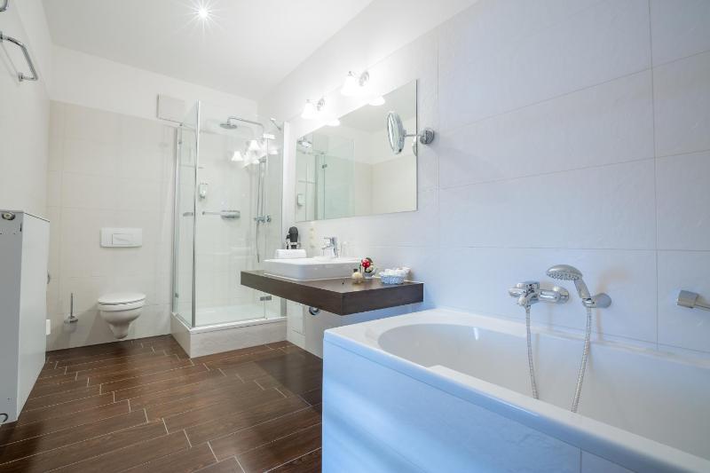 Comfort Double Room image 4