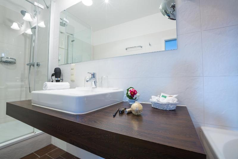 Comfort Double Room image 3