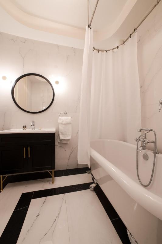Deluxe Junior Suite image 2