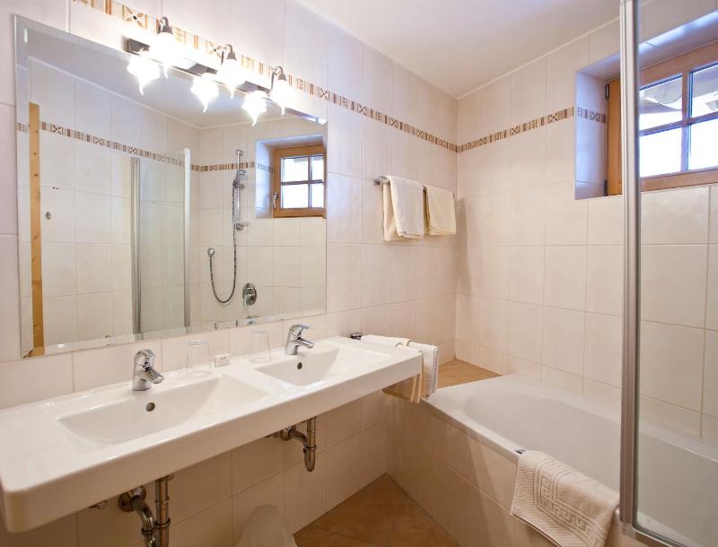 Two-Bedroom Apartment (4 Adults) image 3