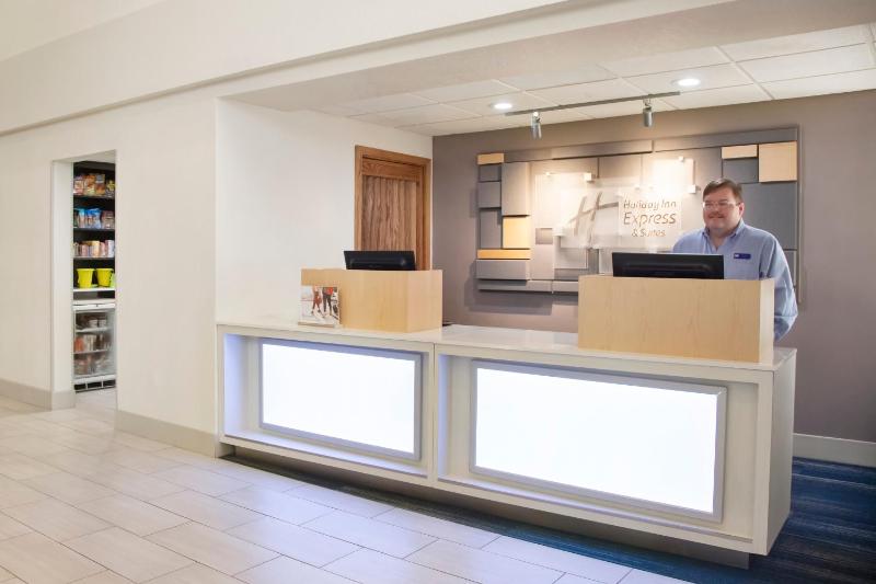 Holiday Inn Express and Suites Sarasota East By IHG - image 7