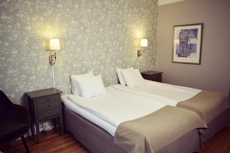 Economy Double or Twin Room image 4