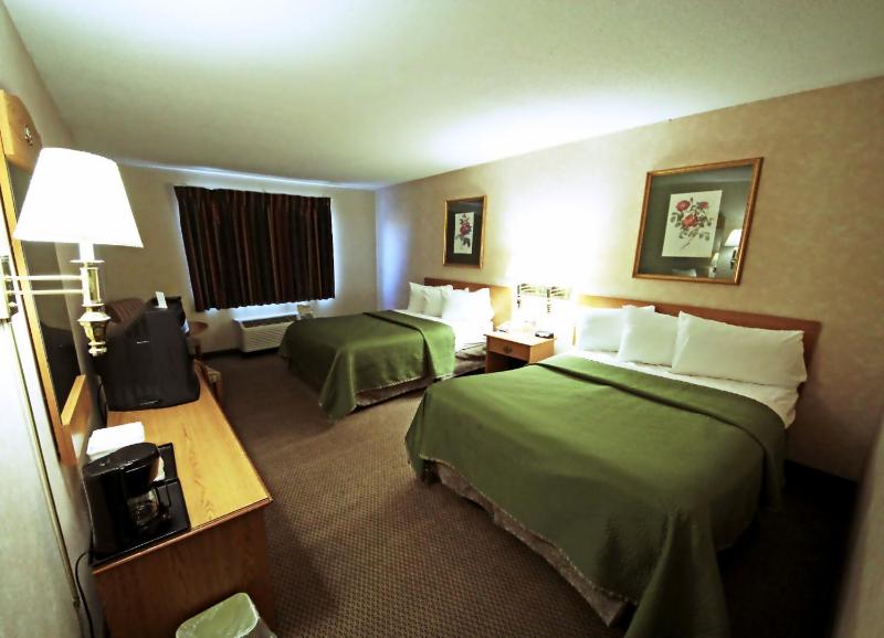 Queen Room with Two Queen Beds - Non-Smoking image 1