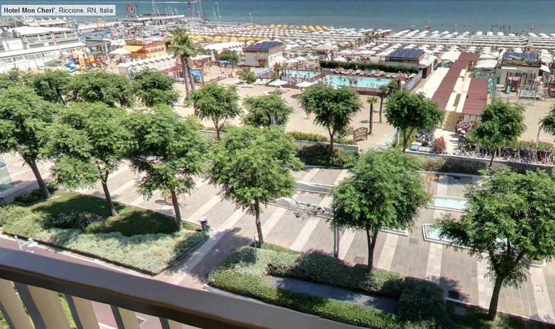Classic Double or Twin Room with Front Sea View image 4