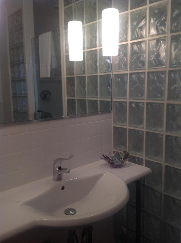 Coral Reef Guesthouse - image 3