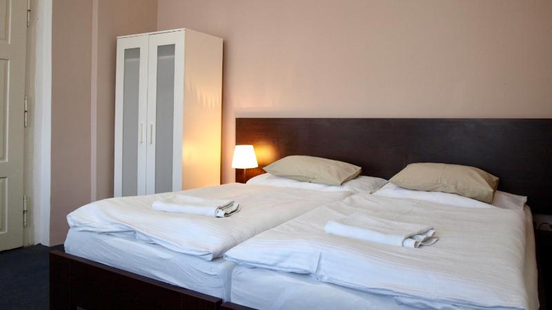 Double Room with Shared Bathroom image 2