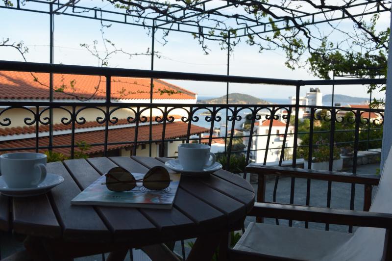 Superior Twin Room with Sea View image 3