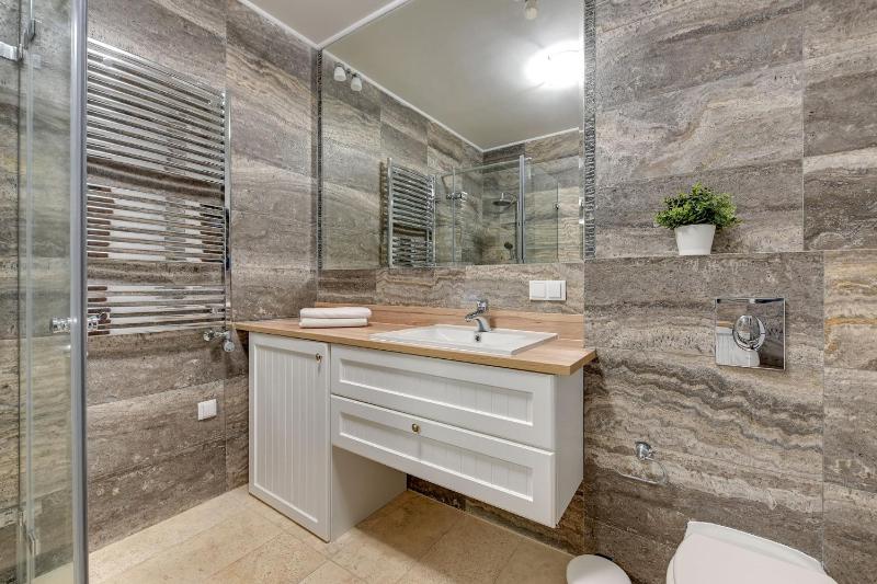 Superior Apartment image 2