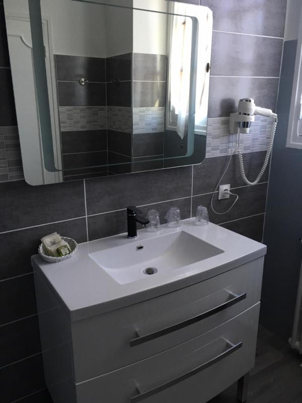 Family Room image 1