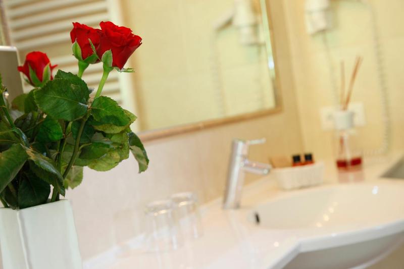 Standard Double Room with Balcony image 2