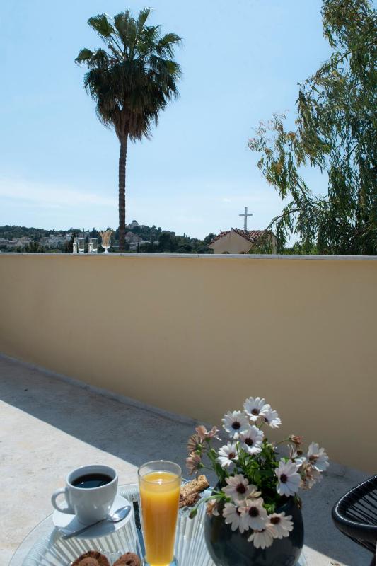 Deluxe Double Room with Balcony image 2