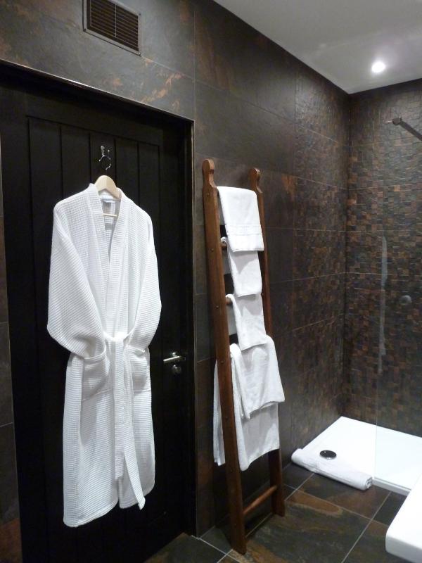 King Room image 3