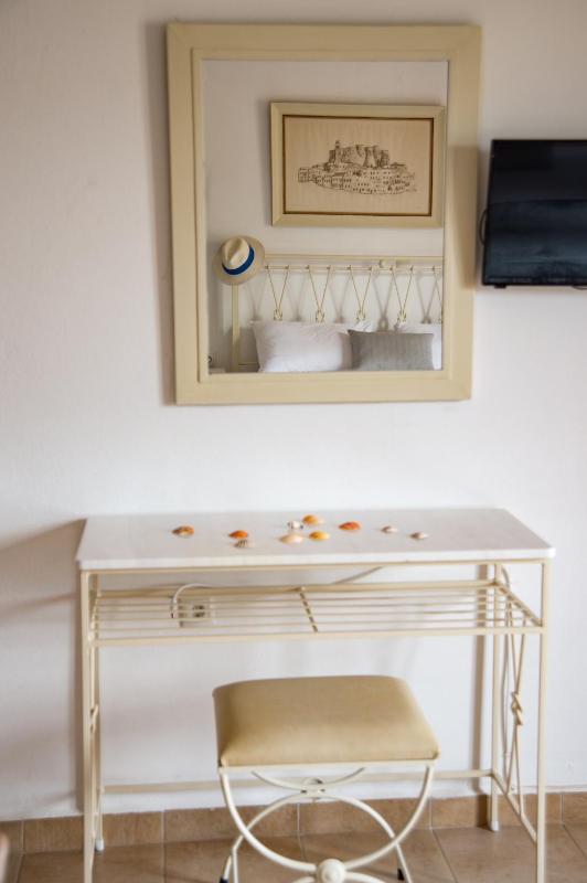 Single Room with Terrace image 1