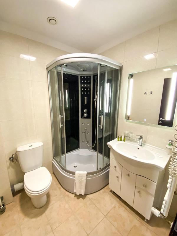Luxury Triple Room image 2