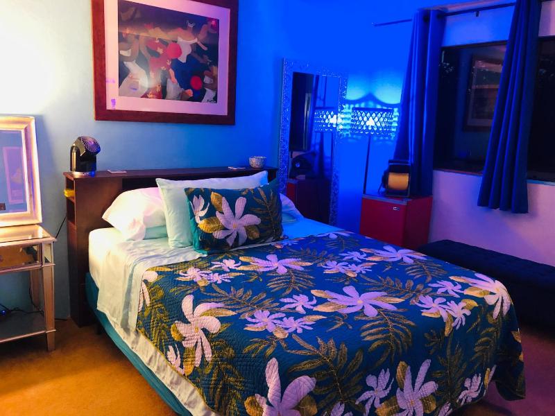 Kona Magic Honu Room - image 27