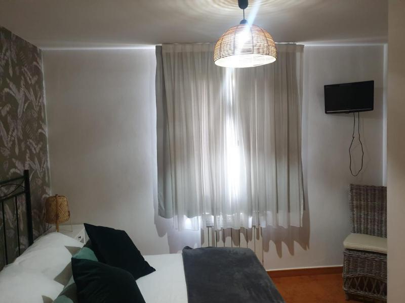 Twin Room image 2