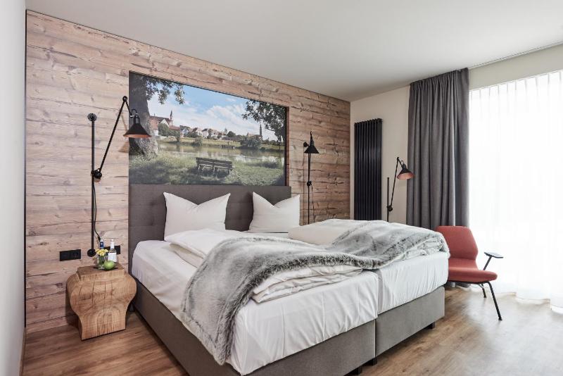 Deluxe Double Room image 3