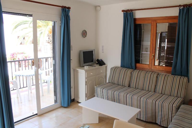 Apartaments Talayot - image 4