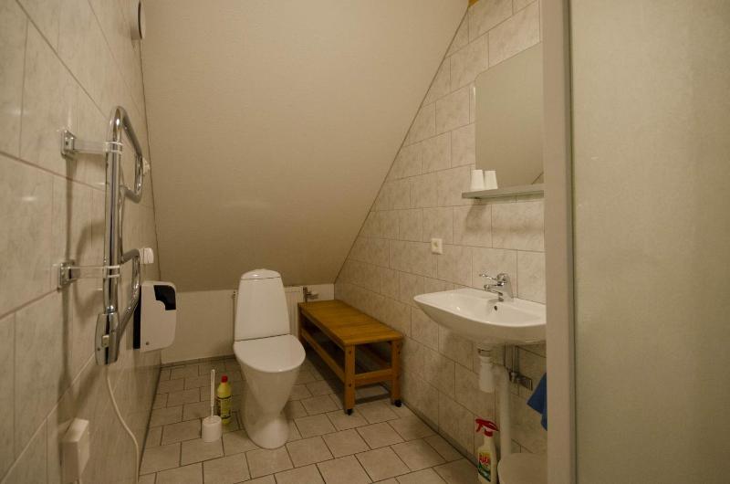 Twin Room with Shared Bathroom image 2