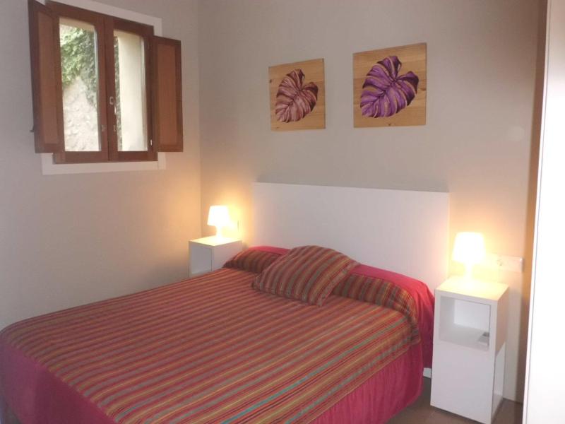 One-Bedroom Apartment with Private Garden image 3