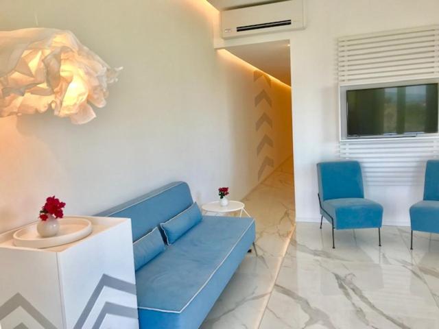 Two-Bedroom Apartment with 2 Bathrooms and Sea View image 4