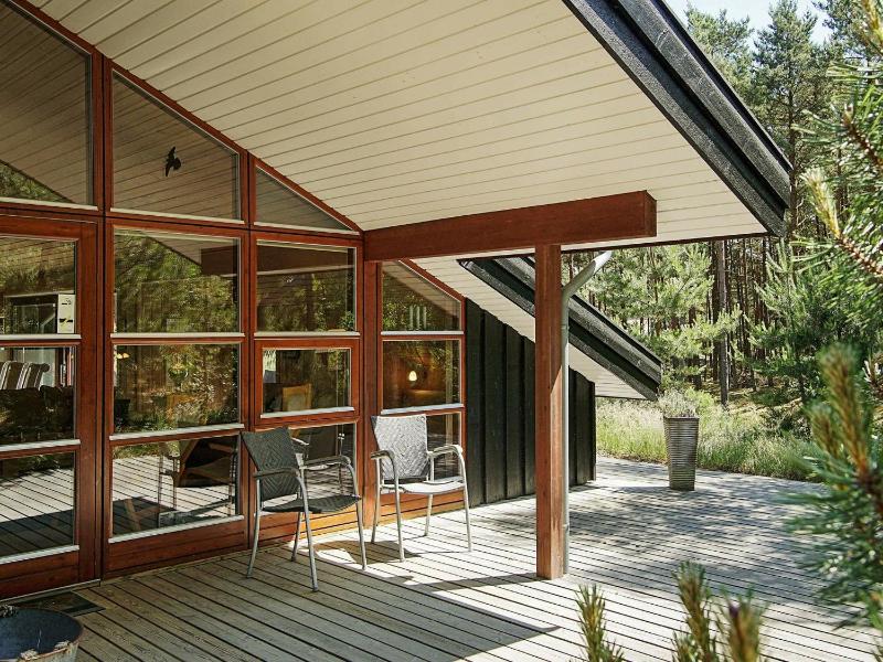 Four-Bedroom Holiday Home image 2