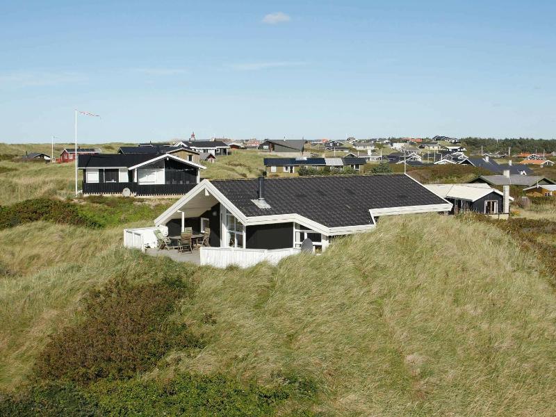 Three-Bedroom Holiday Home  image 2