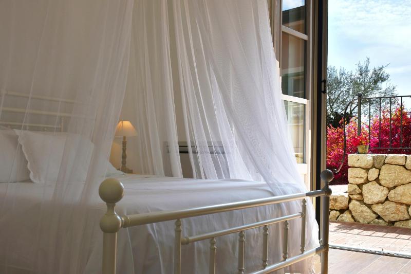 Superior Quadruple Room image 3