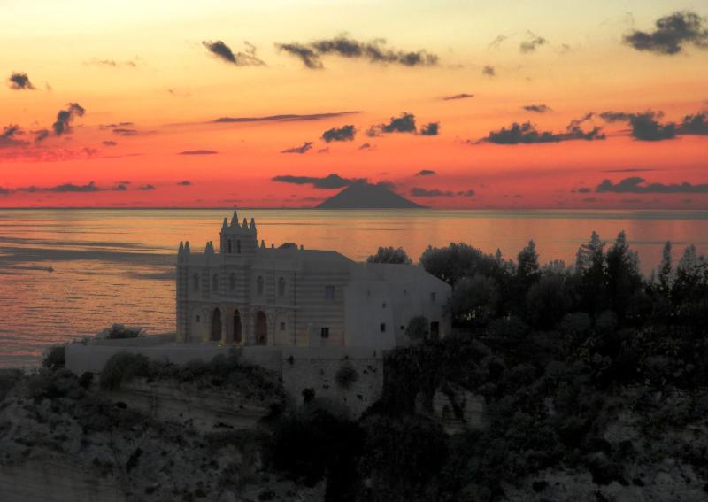 S'O Suites Tropea - image 11
