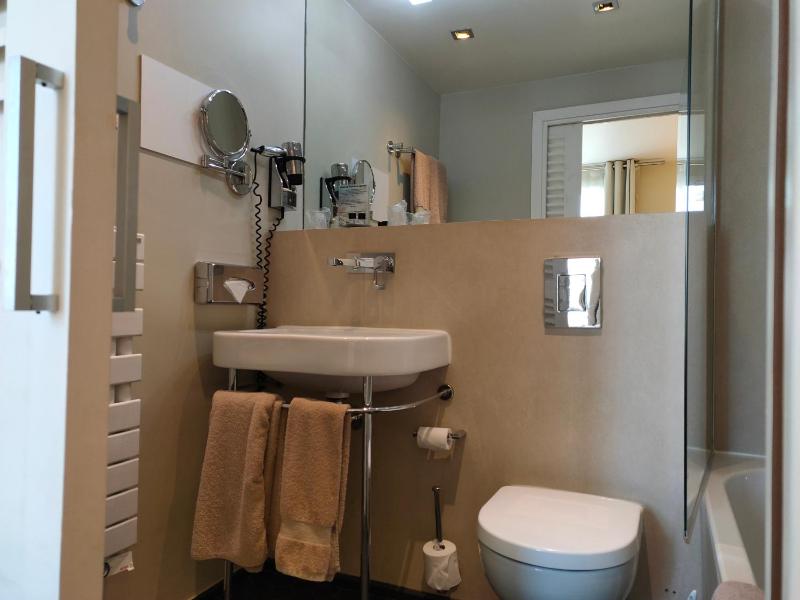 Budget Double Room without Balcony image 2
