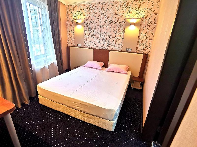 Standard Double Room with Free Parking image 4