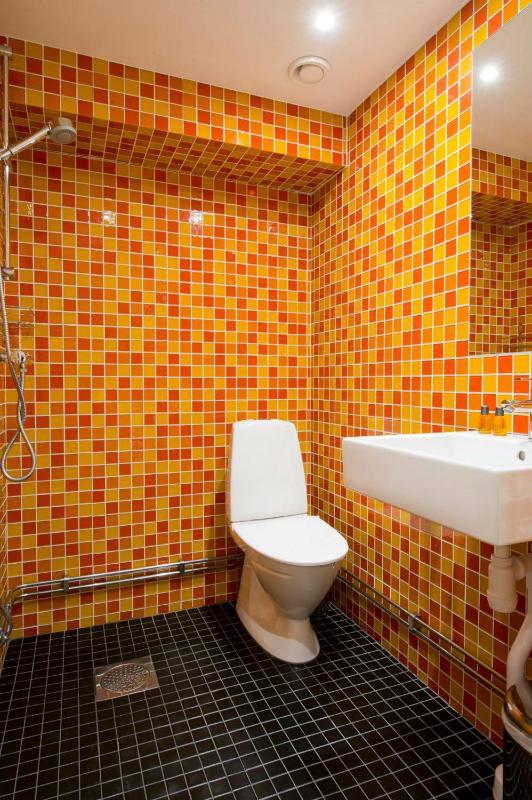Twin Room with Private External Bathroom image 3