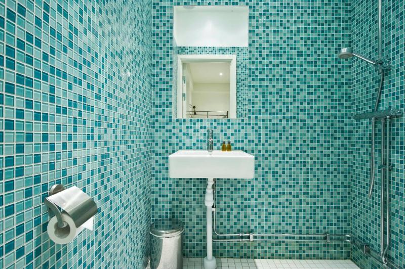 Twin Room with Private External Bathroom image 2