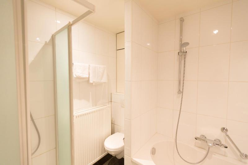 Suite with Garden View image 2