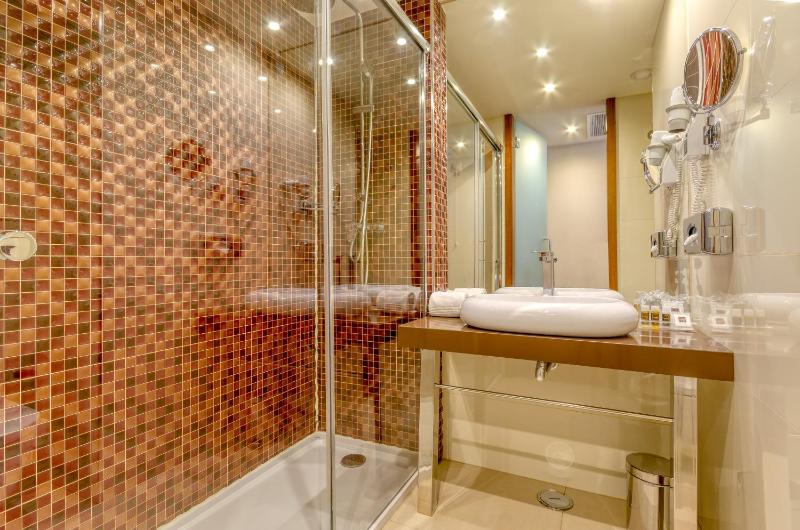 Executive Double Room image 3