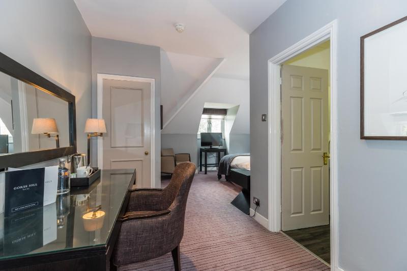 Standard Double Room image 3