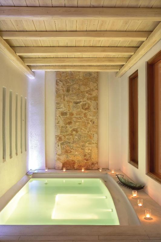 Junior Suite with Outdoor Whirlpool image 2