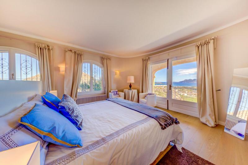 Villa Lux by Sealand Villas - image 3