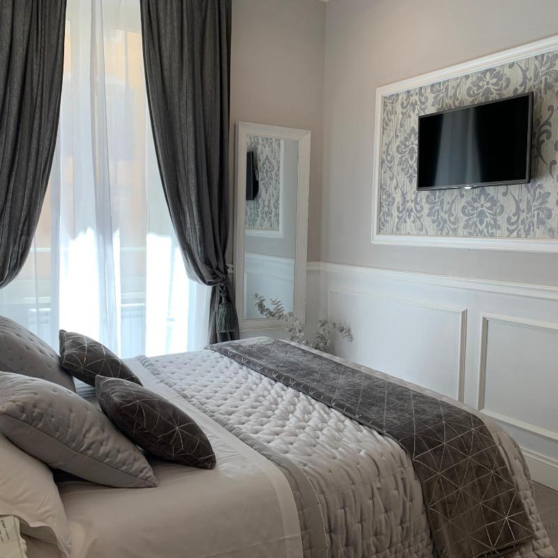 Superior Double Room image 3