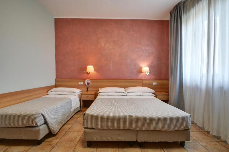 Quadruple Room image 4