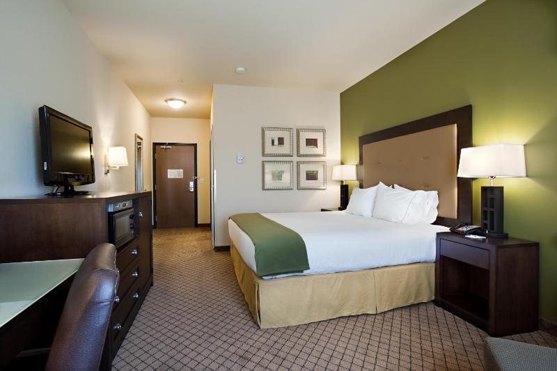 Standard Queen Room image 1