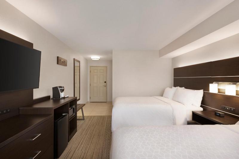 Holiday Inn Express and Suites Sarasota East By IHG - image 22