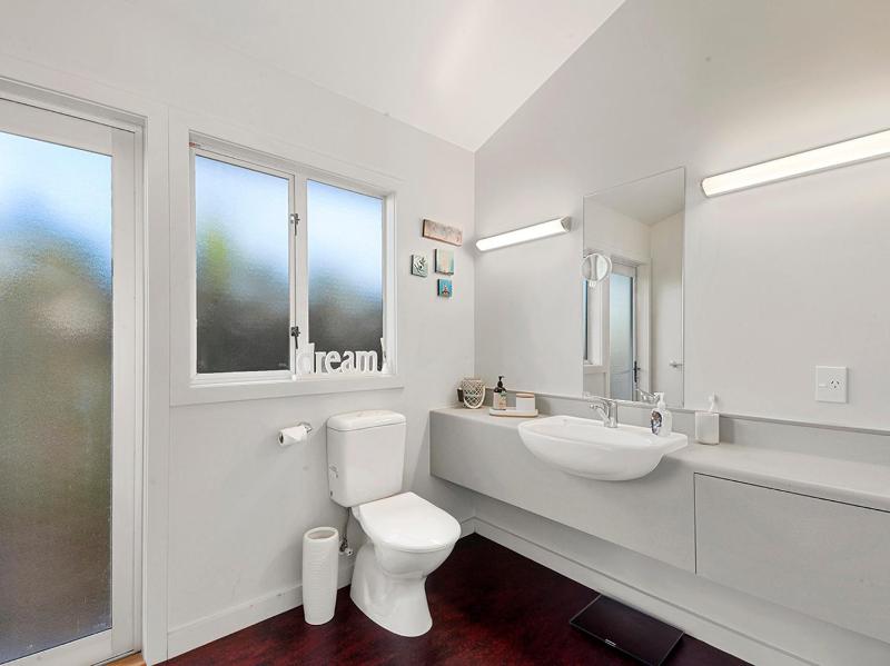 Mahuta Maison - Lake Taupo Holiday Home - image 20