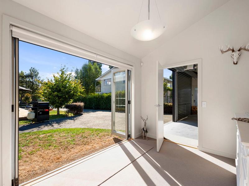 Mahuta Maison - Lake Taupo Holiday Home - image 4